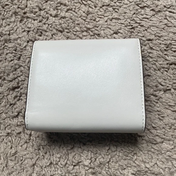 Coach Turn Lock Wallet - Chalk - Picture 5 of 10